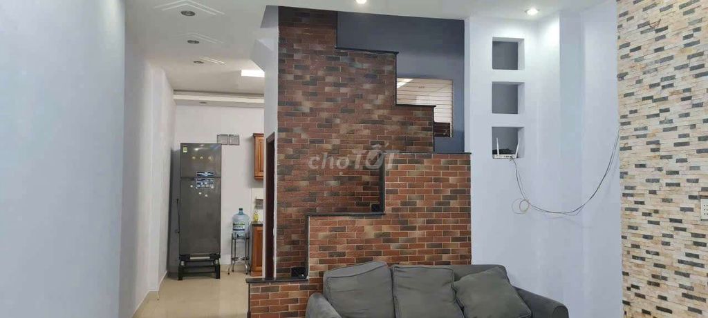 Rent the original Nguyễn Hữu Cảnh, area used 96 m2, full interior