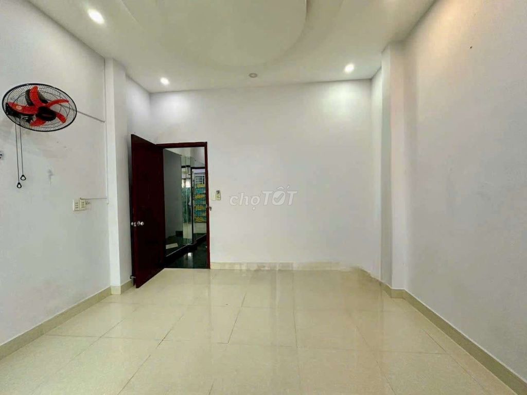 Rent the original Nguyễn Hữu Cảnh, area used 96 m2, full interior