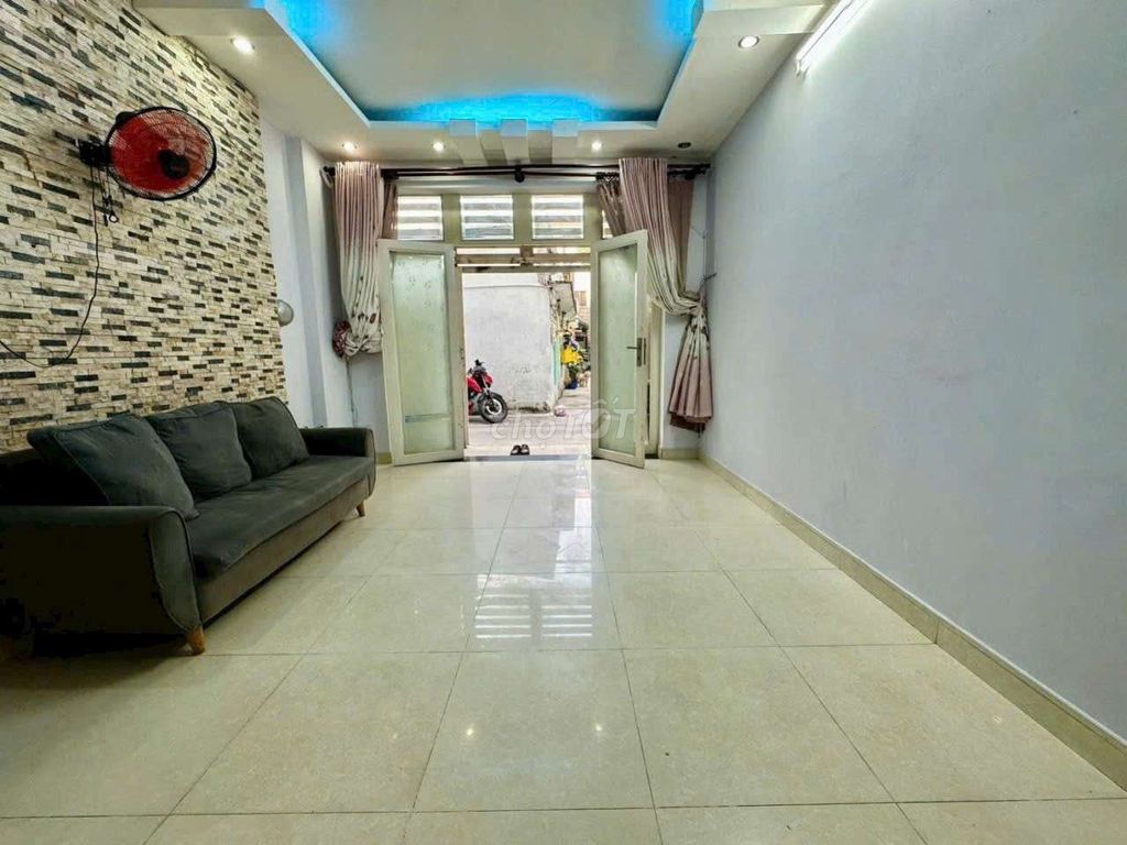 Rent the original Nguyễn Hữu Cảnh, area used 96 m2, full interior