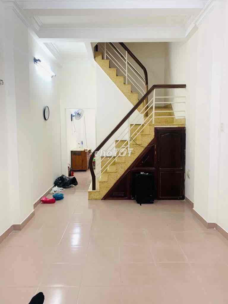 3 floors, 4 air conditioning, 4 room 4 4 District 8