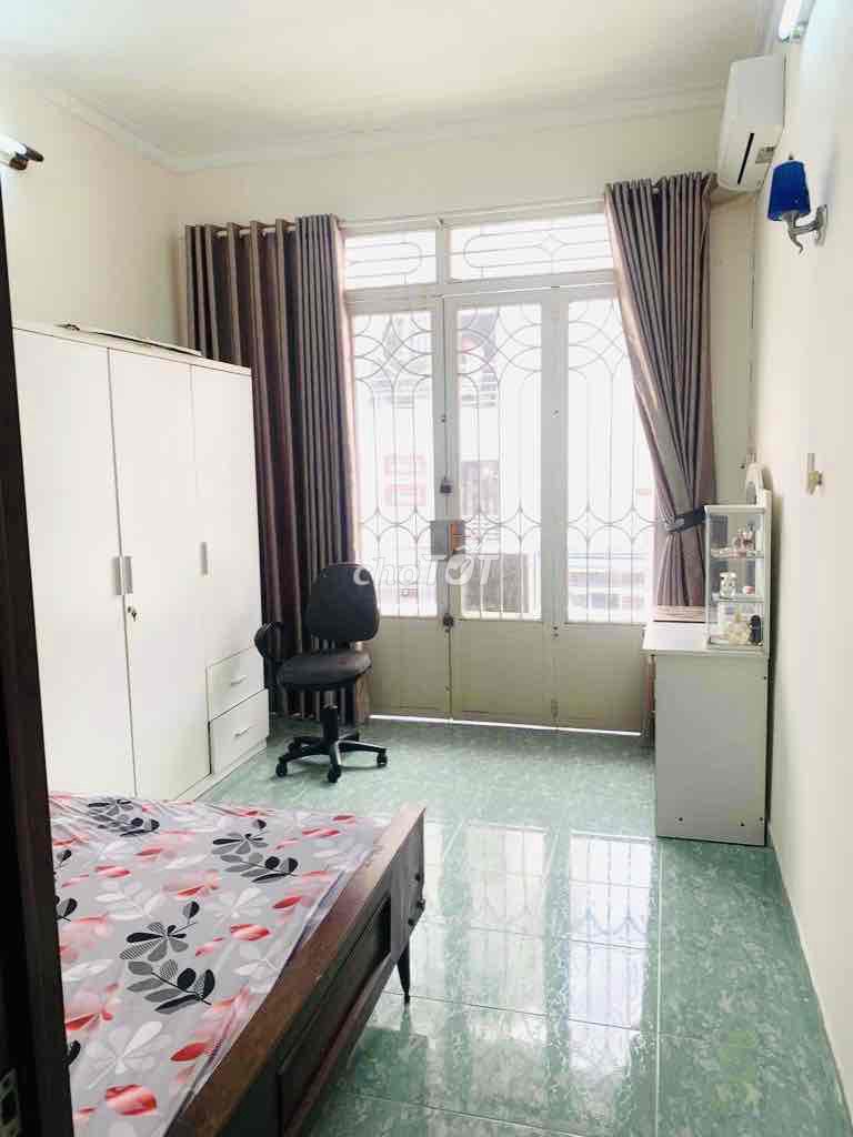 3 floors, 4 air conditioning, 4 room 4 4 District 8