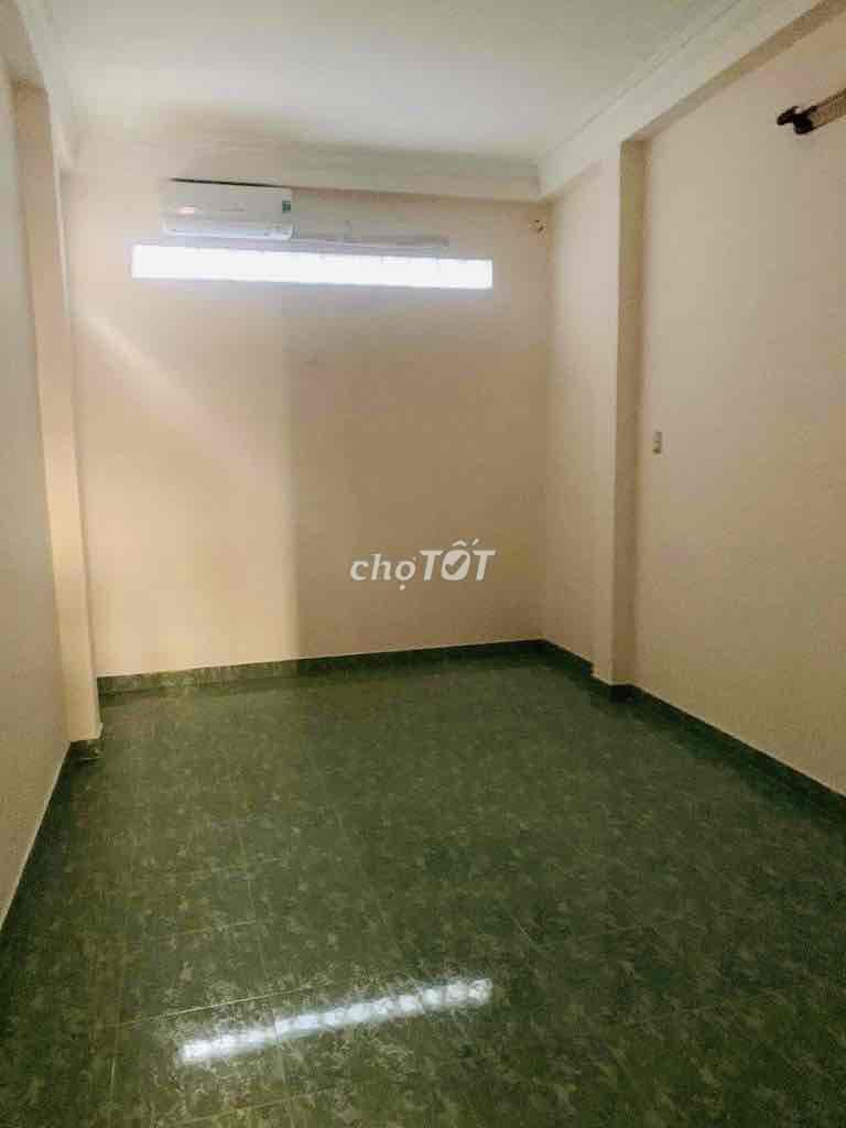3 floors, 4 air conditioning, 4 room 4 4 District 8
