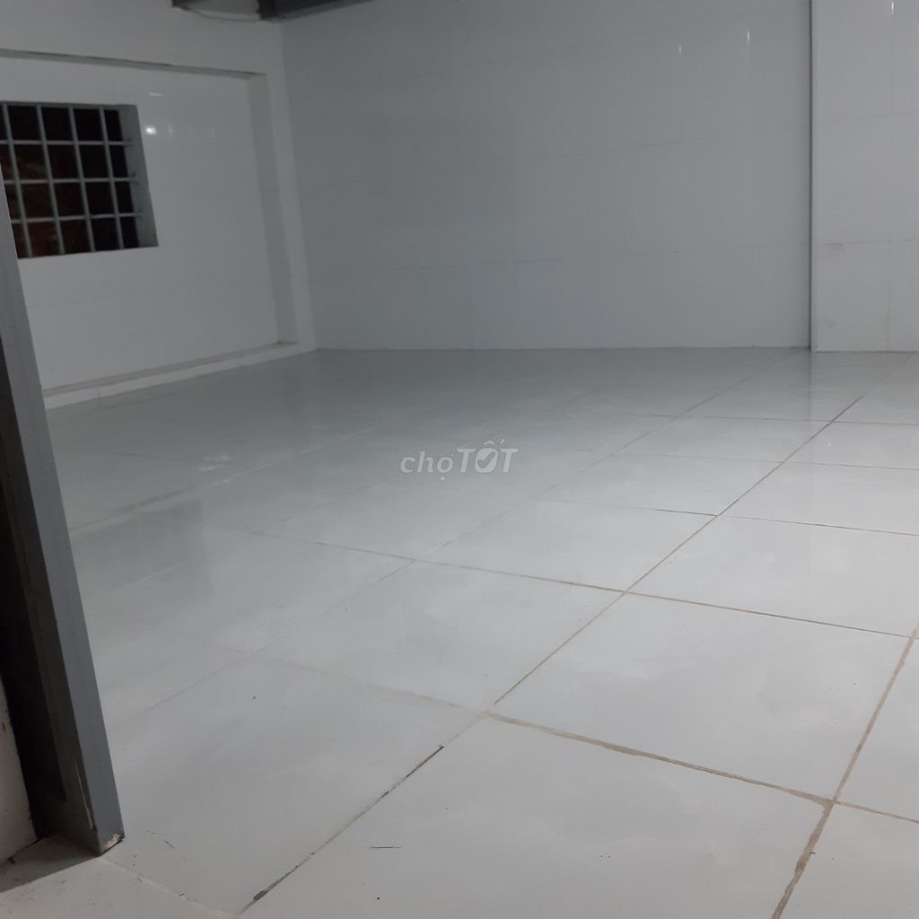 Room 20 meters. 10 is clean, secure, quiet.