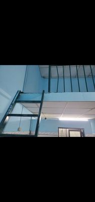 Room with a guard + kitchen + air conditioning + car yard wide
