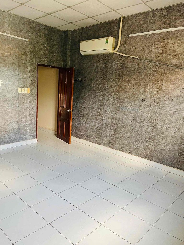 The one on the one-to-one floor.