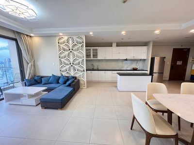 Three view lake bedrooms. Beautiful 4-price district center at 26 million a month.