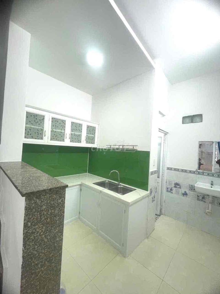 2rd floor 3rd floor Three bedrooms.