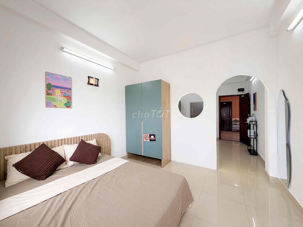 A Bancol bedroom right here.arting treatment.
