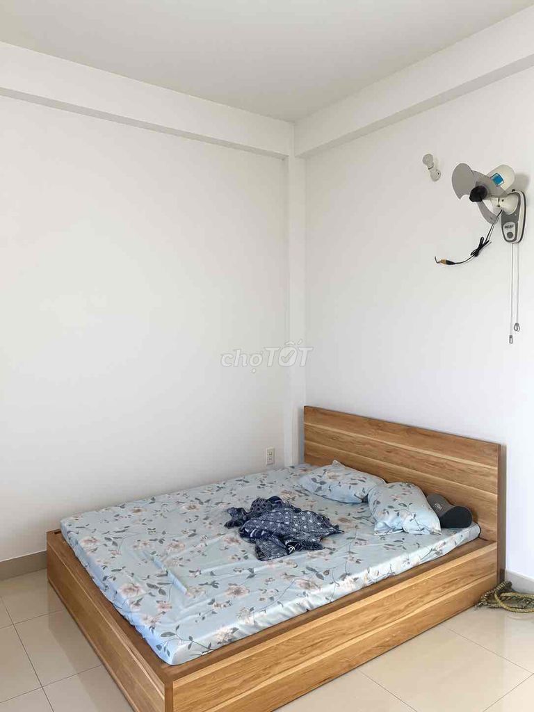 Rent a motel room in District 9
