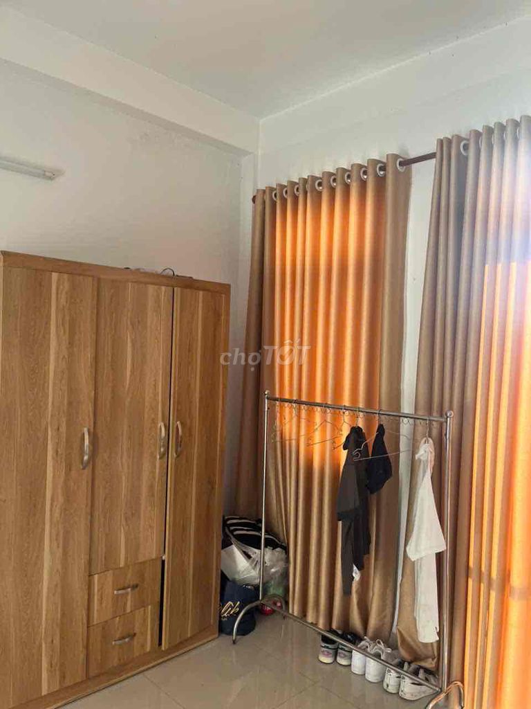 Rent a motel room in District 9
