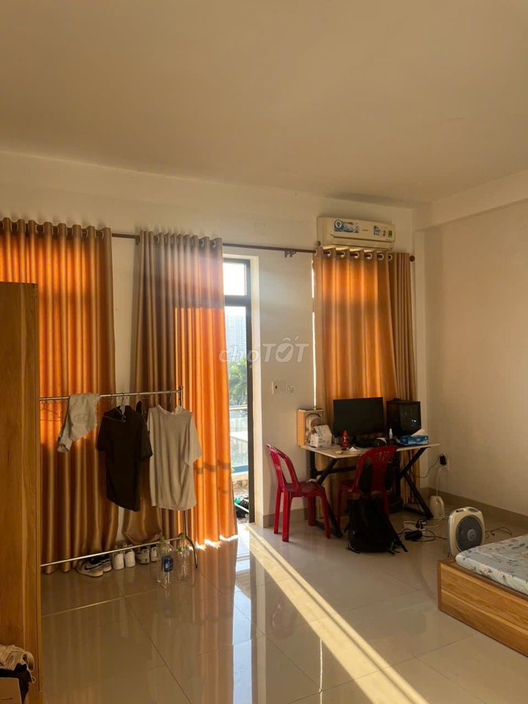 Rent a student/ student priority room