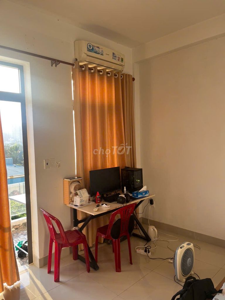 Rent a student/ student priority room