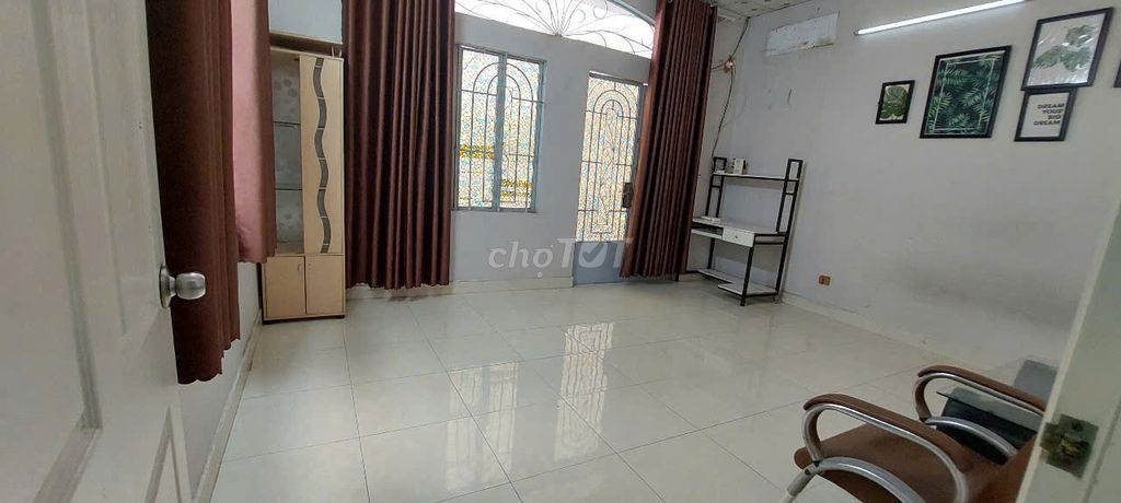 Rents Đinh Bộ Lĩnh,220 26, BDD, 180 meters2, 14 million.