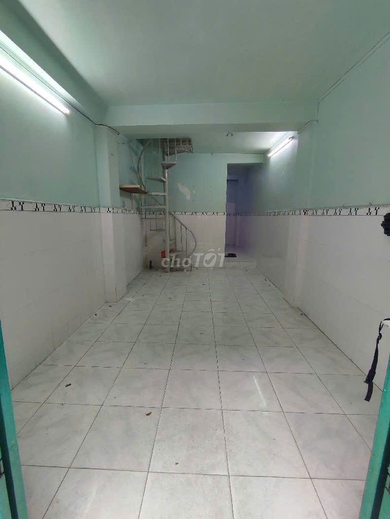 Rent the entire district of 7-- 7 million a month. Two bedrooms, two toilets.