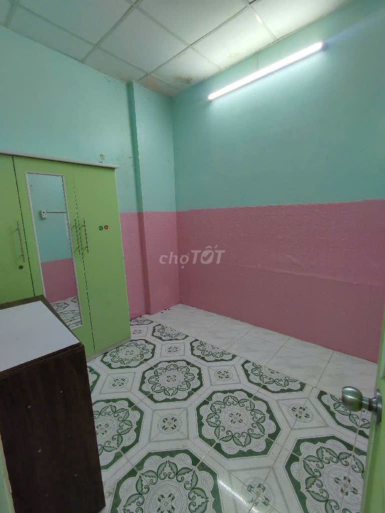 Rent the entire district of 7-- 7 million a month. Two bedrooms, two toilets.