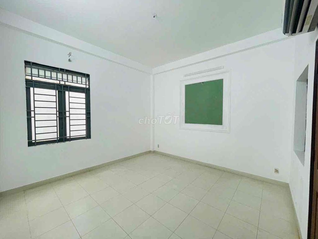 The train station was taken. Two floors to the roof, four bedrooms, three toilets. 8 M Street