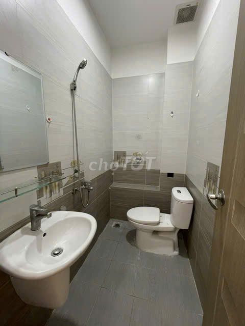 Rent four hundred and fifteen meters, 4-foot street, MDT market, 1 1 st floor.