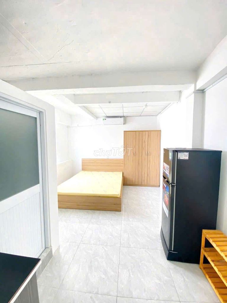 A full-cost interior room.