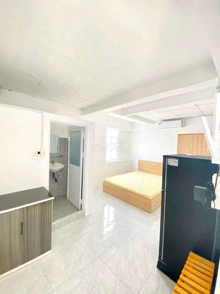 A full-cost interior room.