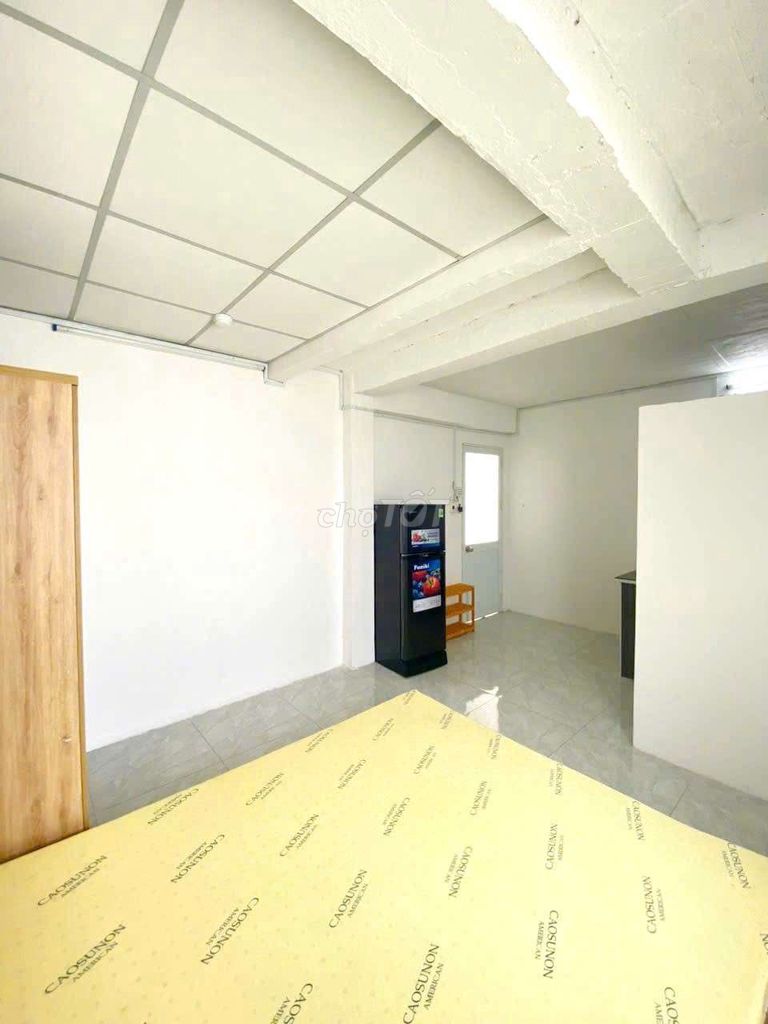 A full-cost interior room.