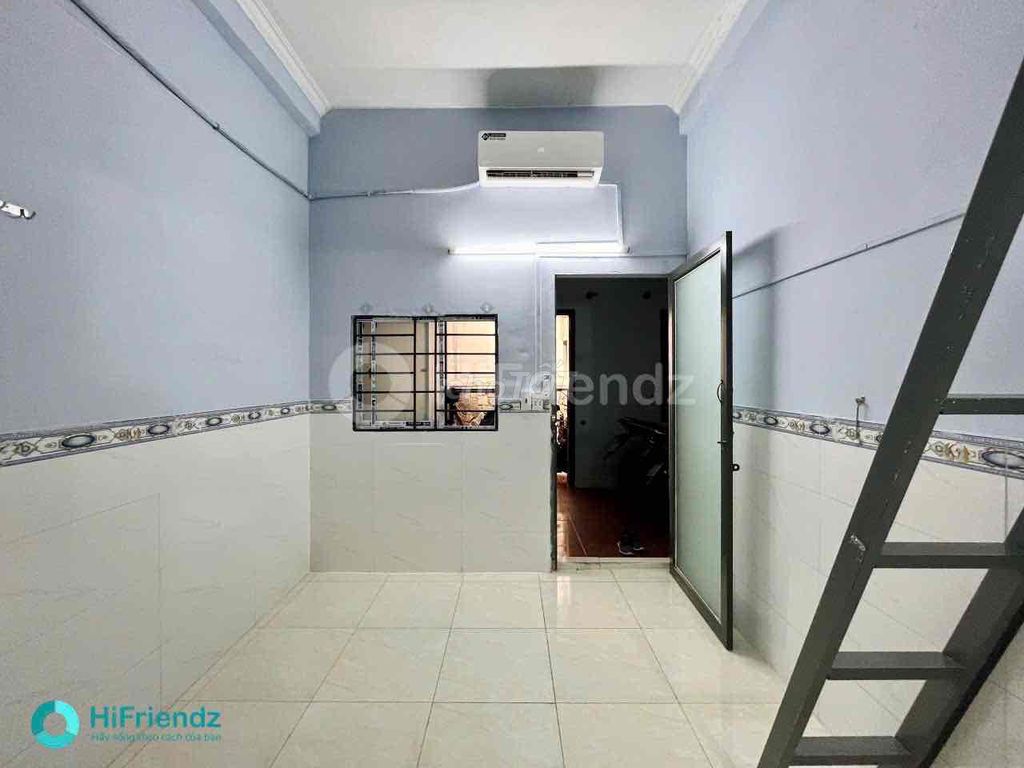 Cheap motel room right out oftown Cộng Hoà-Surpassing Tân Bình.