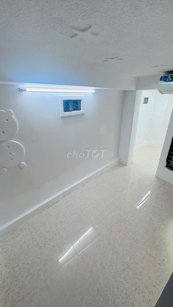 The perfect room is at the center of Phú Nhuận.