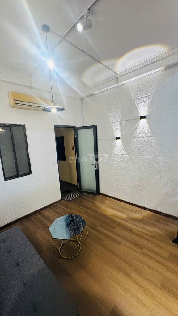 The perfect room is at the center of Phú Nhuận.