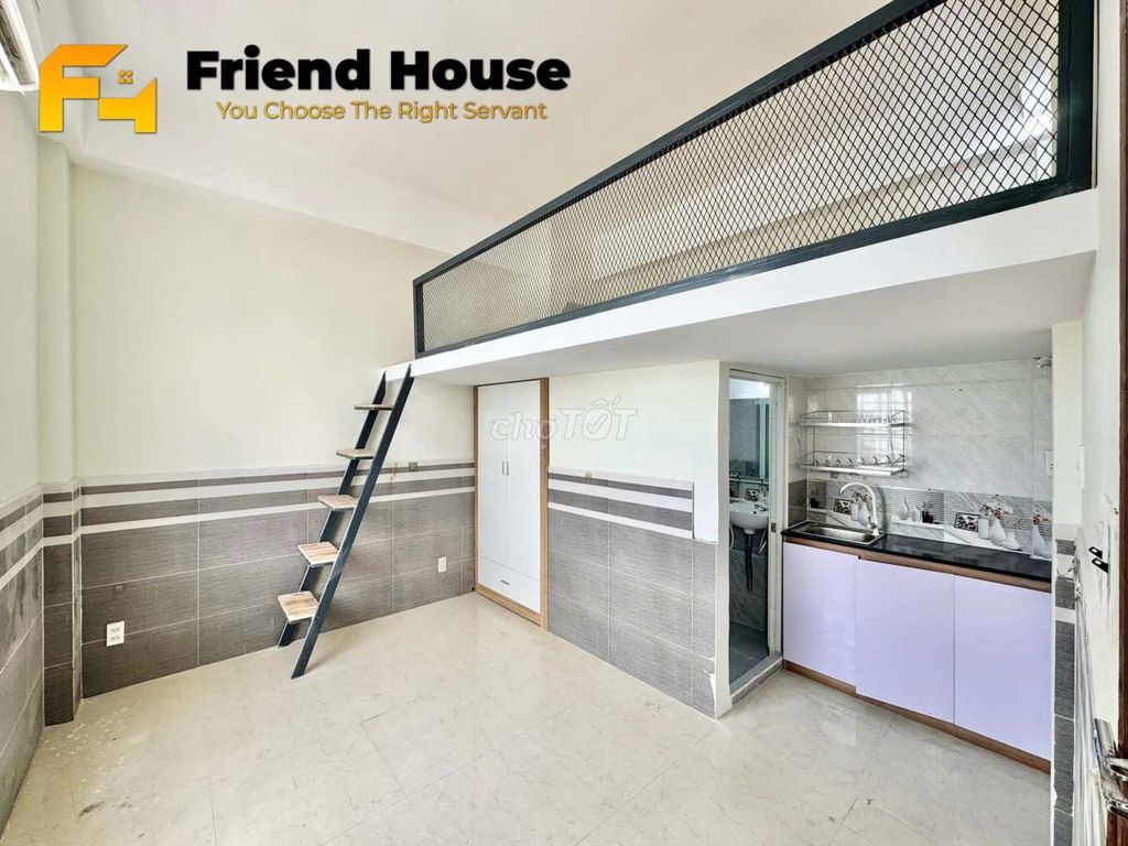 The window room is full of hot water, kitchens, lockers, air conditioning.