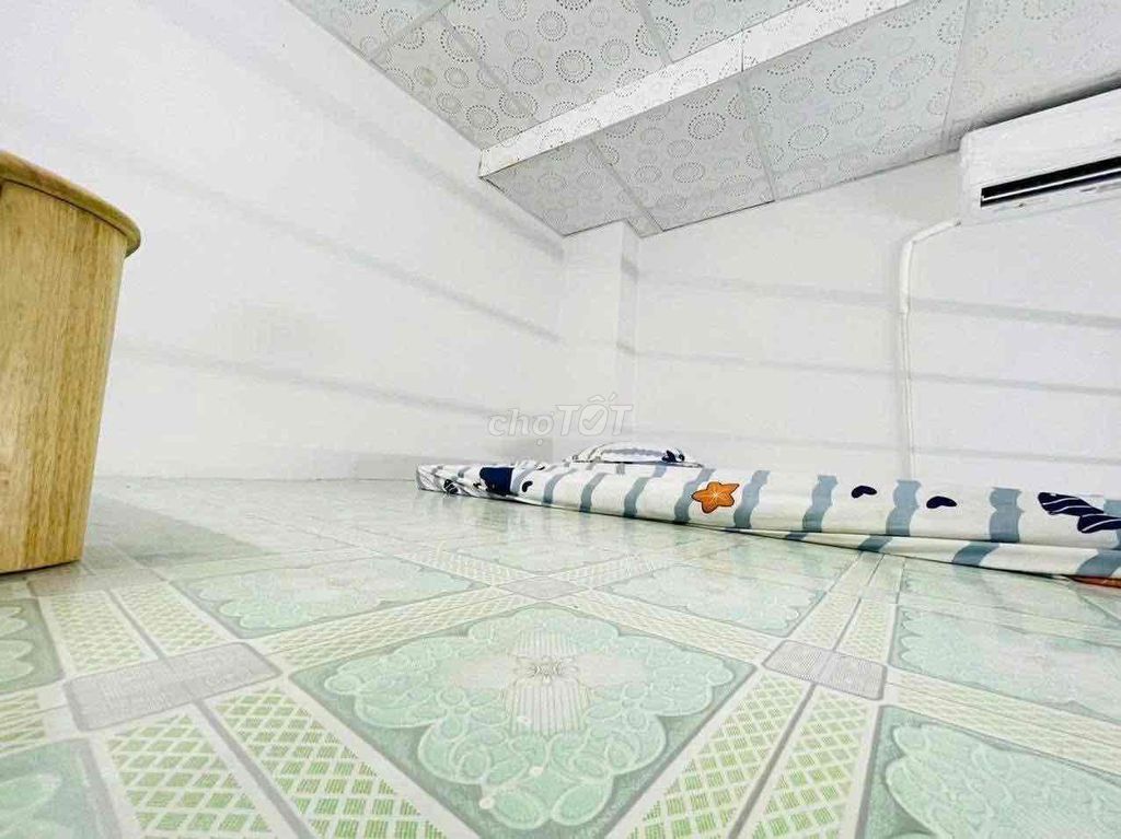 We have a 30-foot-wide motel with air conditioning on it.
