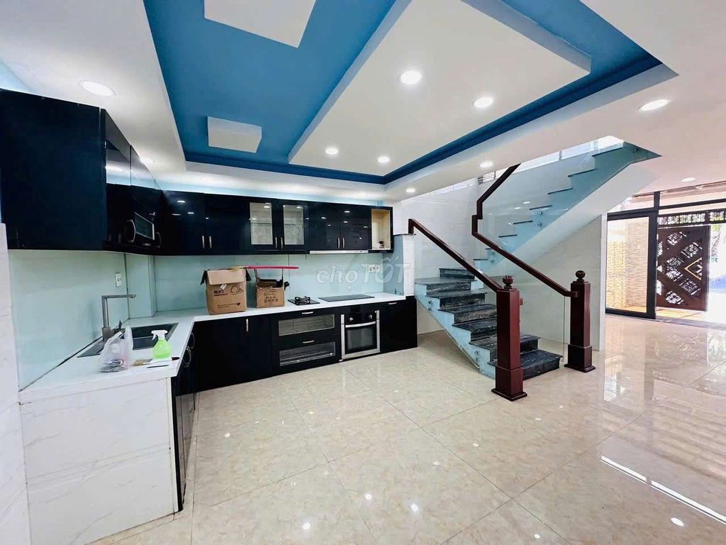 New house, front near the bank college, Linh Chiểu-Thủ Đức