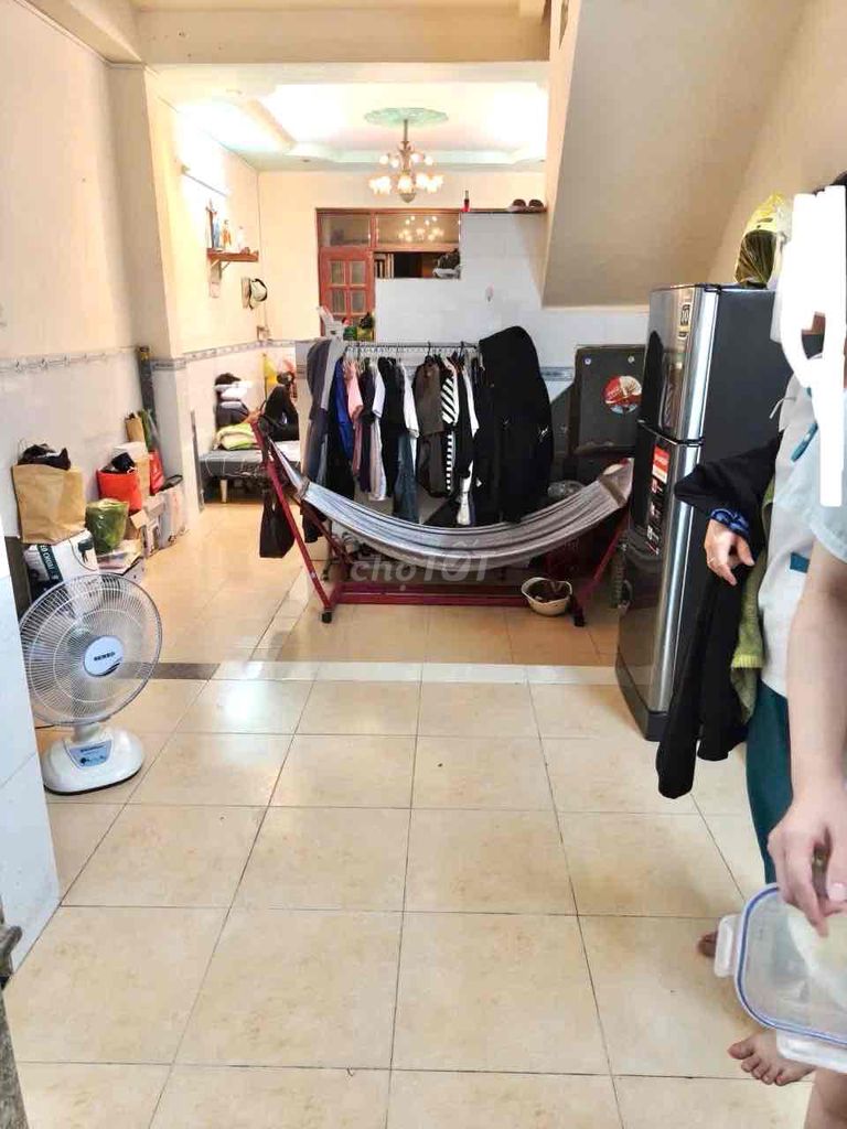 4'16", 1 3", 3/4", 3-story bedroom, 2 car toilets.