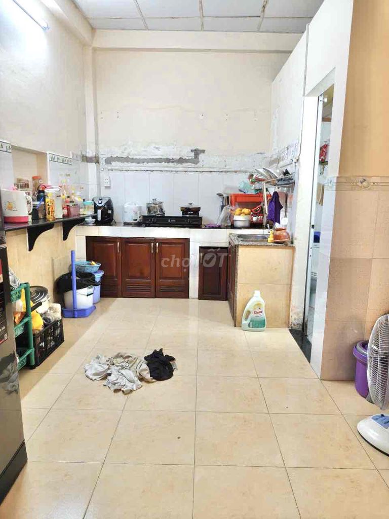 4'16", 1 3", 3/4", 3-story bedroom, 2 car toilets.