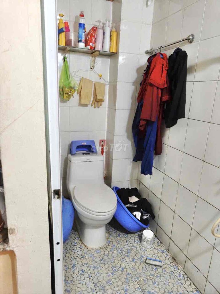 4'16", 1 3", 3/4", 3-story bedroom, 2 car toilets.