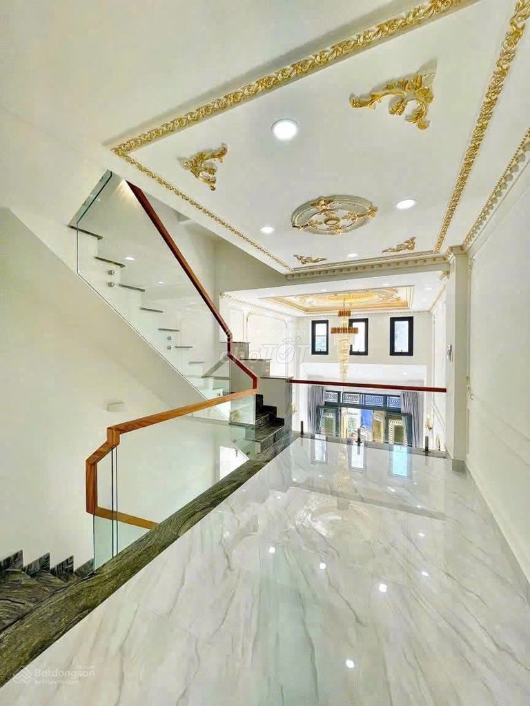 The owner rented the original four stories near Metro Pacific