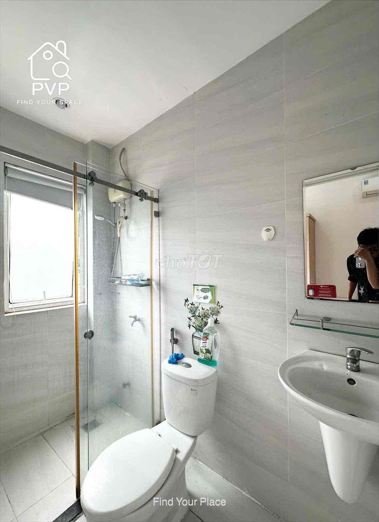 A clear window window_Full interior light_cm8 district 3