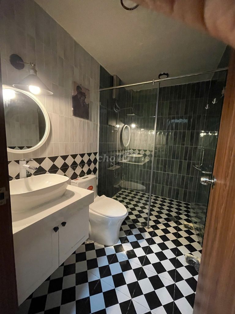 Rent room to an advanced bedroom - full interior - 461 Republic