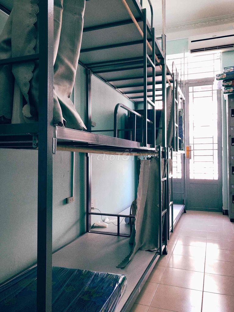 The dorm at the bedroom and District 10, 5 from 1 million, 300 for free water.