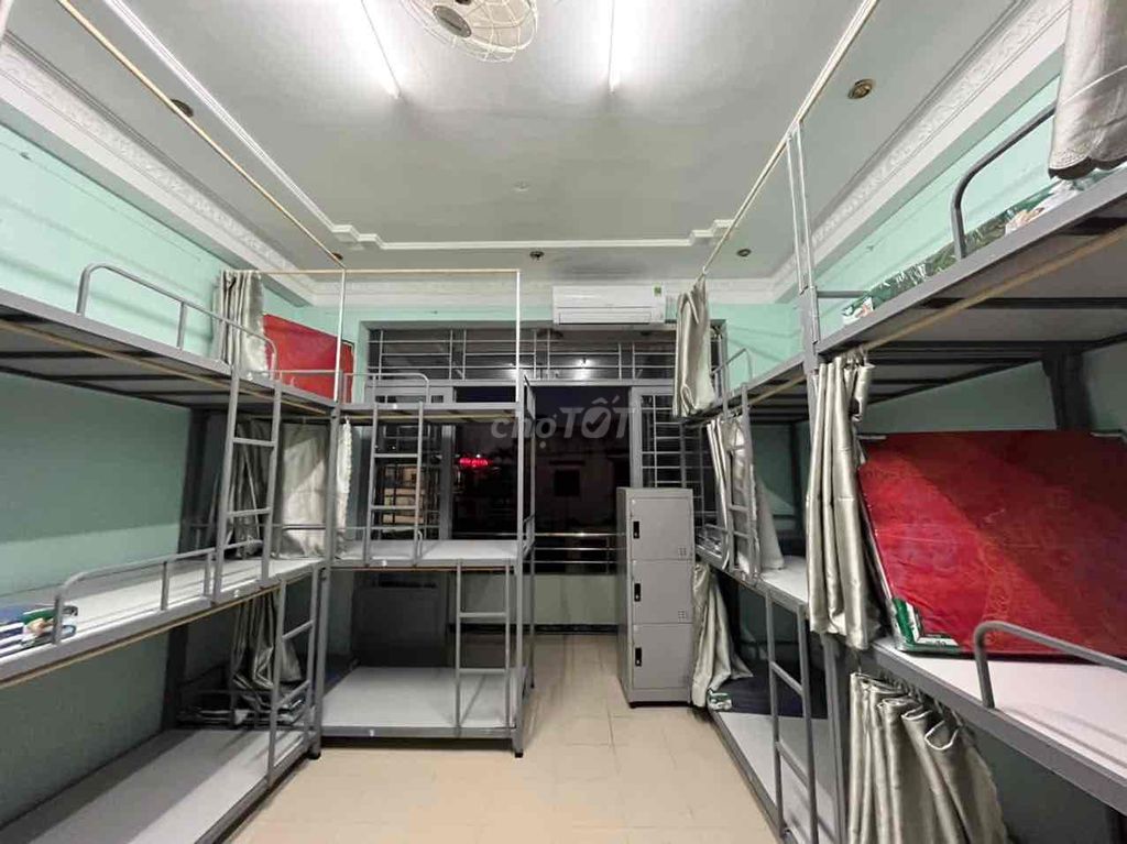 The dorm at the bedroom and District 10, 5 from 1 million, 300 for free water.