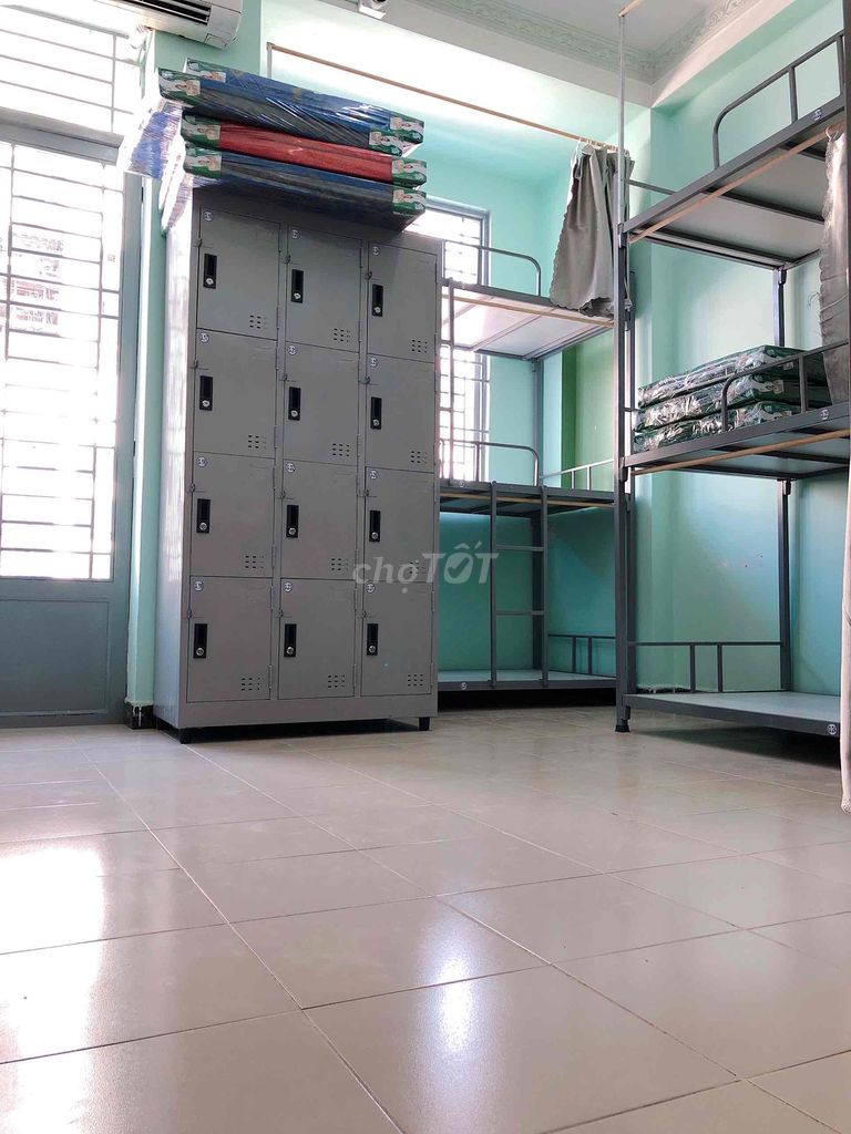 The dorm at the bedroom and District 10, 5 from 1 million, 300 for free water.