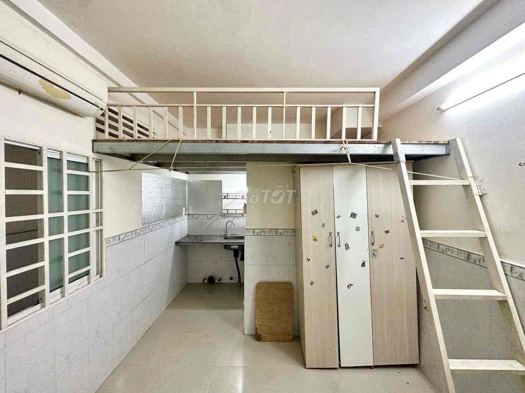 Rent the guard, air conditioning, at T3 Station, the airline.