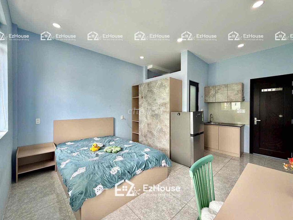 stubol full interior A-Z_scan machine right next to the republic