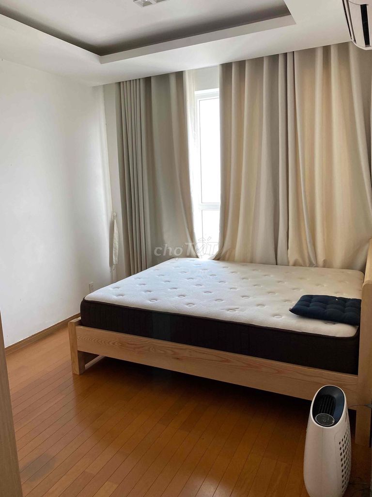 Rent Sky center apartment of the New mountains.