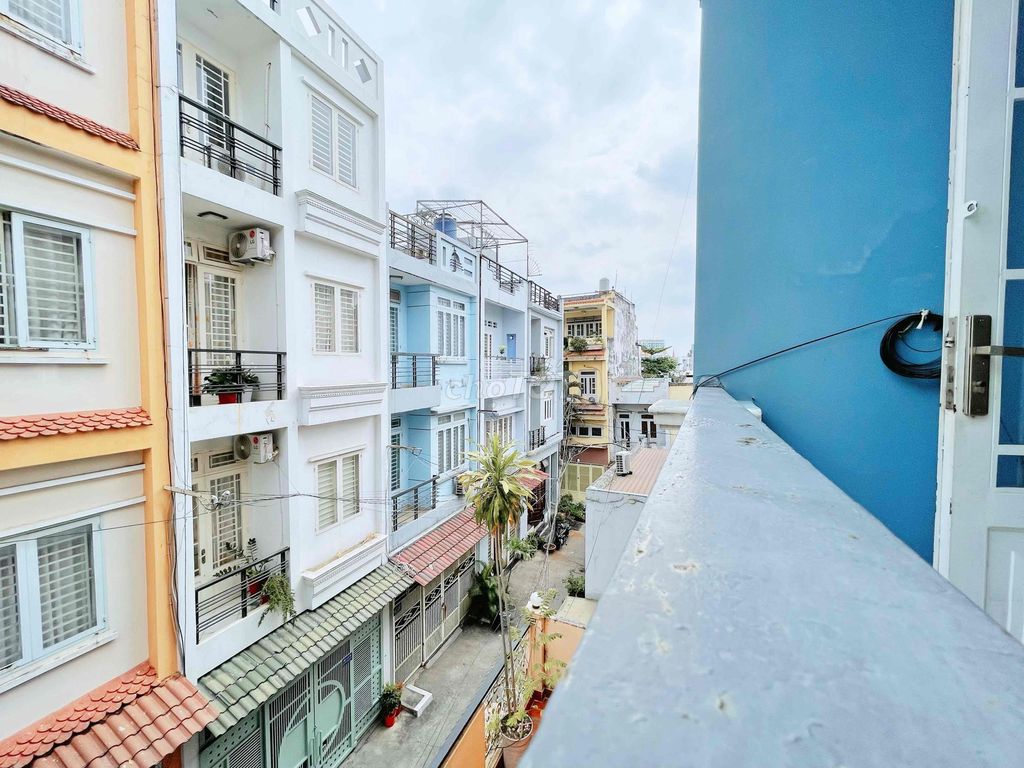 Rent a two-steal service room - 50-foot-wide balcony right next to base three.