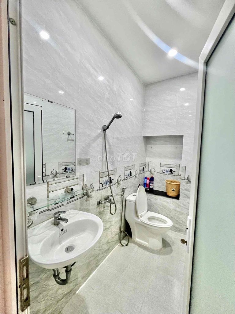18 million - 4 x16 M - 4 bedrooms - full interior house, - 1/ Lê Văn Quới squared
