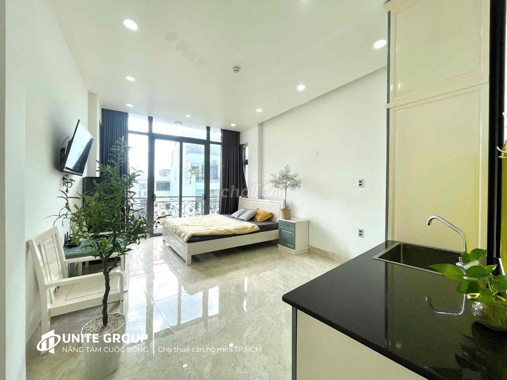 Rent the apartment Full of Free Glass at Phú Nhuận.