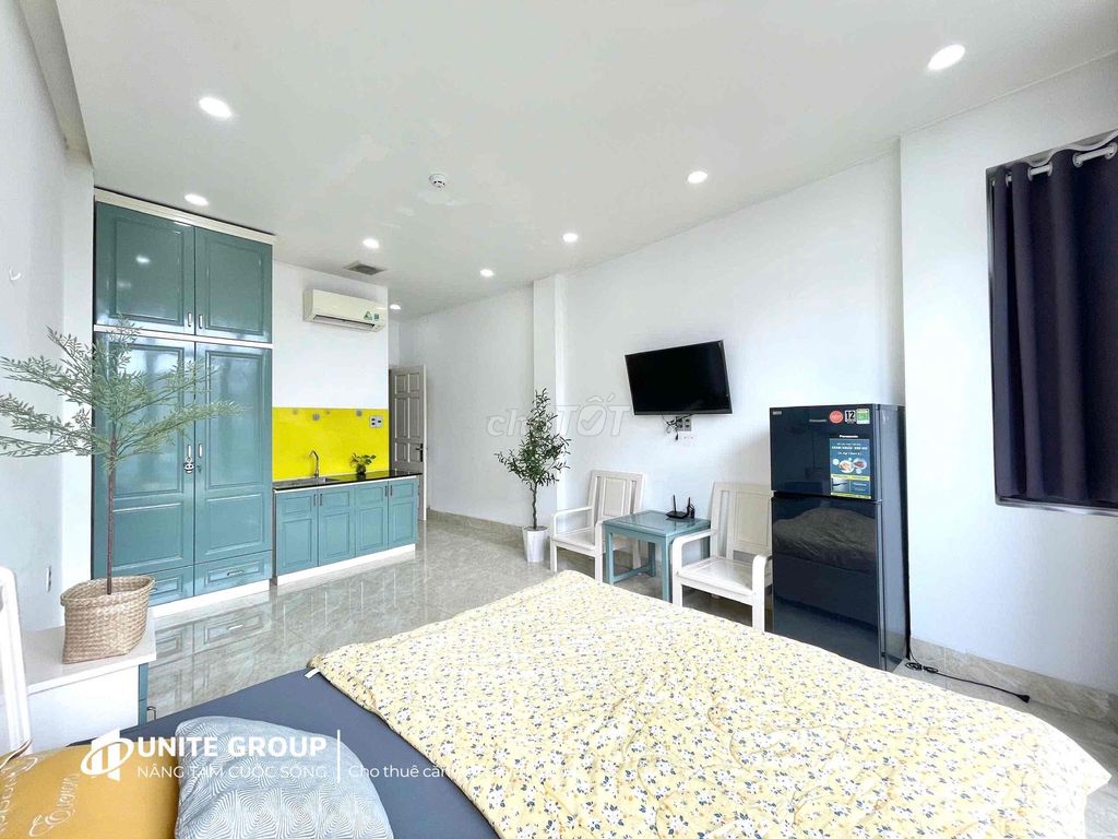 Rent the apartment Full of Free Glass at Phú Nhuận.