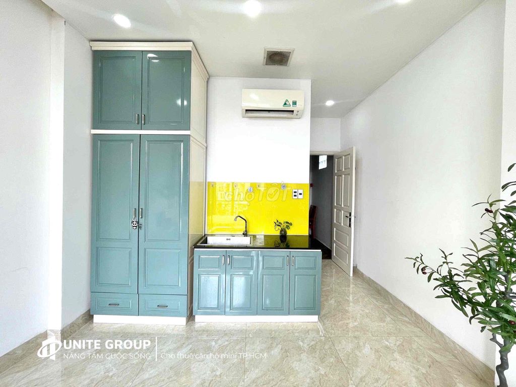 Rent the apartment Full of Free Glass at Phú Nhuận.