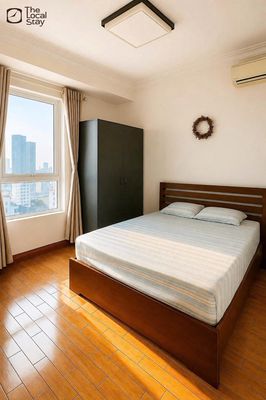Rent twice as much as The Manor, Full interior, clear view
