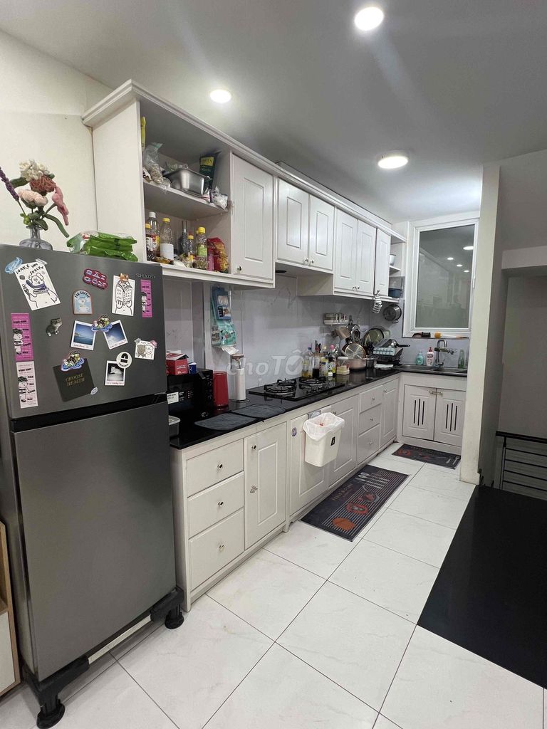 Share, one bedroom, one bathroom in the original two bedrooms.