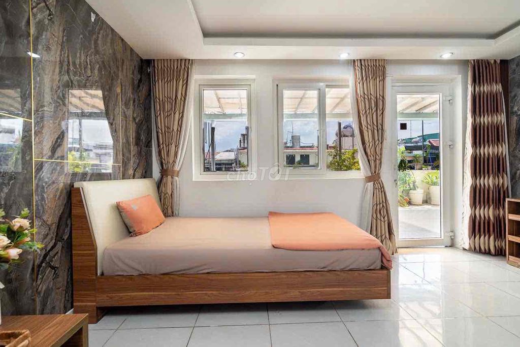 Go to Malila's Services apartment in the Third Reservation building of 18 rooms plus 1 mbmb.